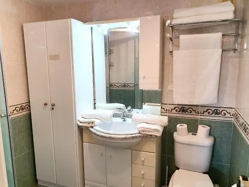 Sea View Apartment In Benalmadena, Shared Pool
